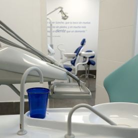 Clínica Dental Eva María Millan Prado silla de consultorio odontológico